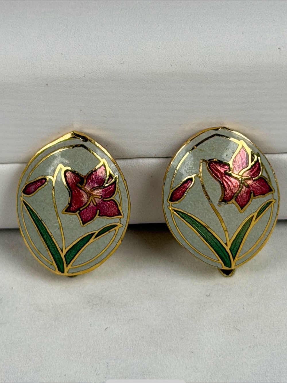 Vintage 80s Cloisonne Enamel Floral Oval Clip On Earrings Gold Tone Pink Flower